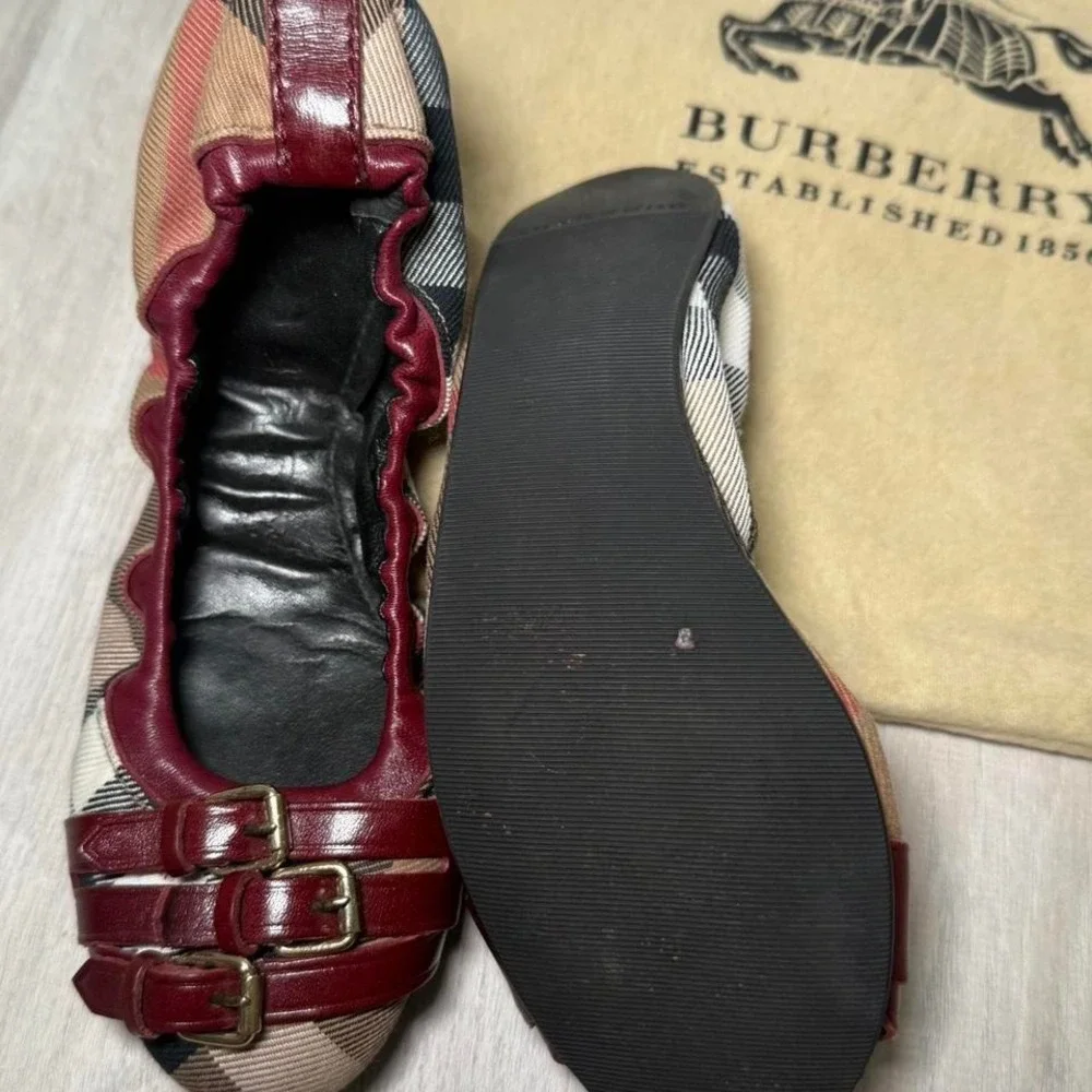 Burberry Nova Check Ballet Flats Red Leather Buckle Women Size 35 us 4.5-5 - Picture 3 of 8